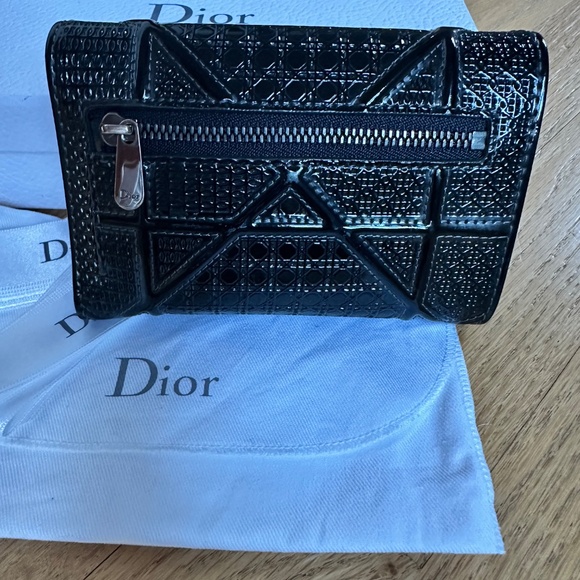 Christian Dior Diorama Elancee Black Metallic Micro-Cannage Trifold Wallet - Picture 5 of 9
